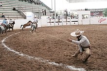 Charro esegue la Mangana a Pie