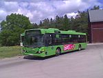 Scania OmniCity av äldre modell som dieselbuss vid ändhållplatsen för linje 4 i Hågaby, Uppsala.