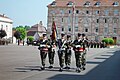 Garde à l'étendard du 511e régiment du train lors de la fête du Train en mars 2003