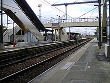 Quais de la gare depuis le quai pour Aulnay-sous-Bois en regardant vers Paris.