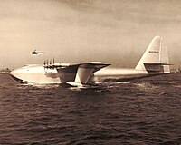 وبعد زيادة السرعة حلقت الطائرة إتش-4 هيركوليز لأول وآخر مرة