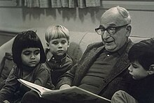 Rey reading to children in the early 1970s