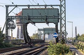 Ponte balancín para o ferrocarril en Oldemburgo, Baixa Saxonia (Alemaña)