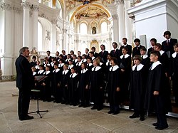 Die Stuttgarter Hymnus-Chorknaben in der Abteikirche Neresheim (unter Hanns-Friedrich Kunz)