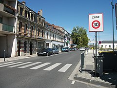 Zone 30 près de la gare de Moulins-sur-Allier.