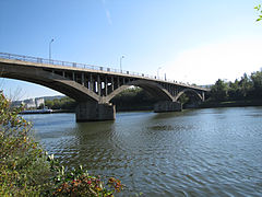 Troisième pont de Hermalle-sous-Huy. Vue à partir de la Mallieue.