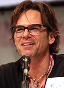 Billy Burke interprète Mitch Morgan.