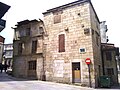 Panorámica del conjunto de la Casa Camôes, con las Casas de Pazos Figueroa y de Ceta y Arines colindantes.