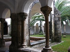 Convento de San Bernardo con contrafuertes.