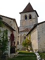 La montée vers l'église.