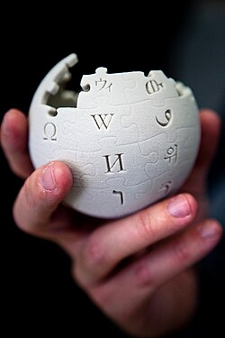 Wikipedia mini globe