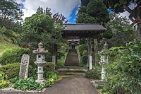 龍雲寺の正門と本殿