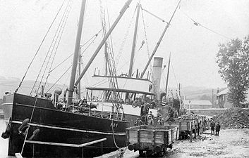 Coastal steamer Foy of Toyne, Carter and Company Fowey, unloading coal at Pentewan into Pentewan Railway