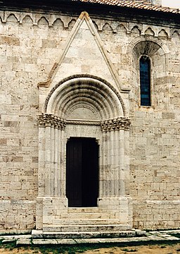 Le portail du transept.