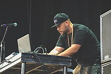 DJ Drama performing in 2016