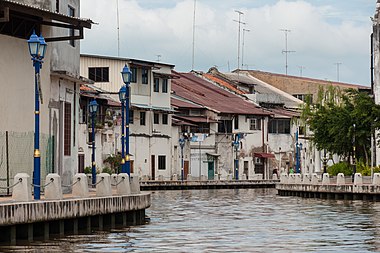 Malacca City, Malaysia: houses along Sungai Melaka (Malacca River)