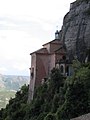 La cappella edificata attorno alla Grotta