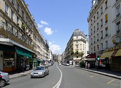 La rue Monge vue de l'avenue des Gobelins.