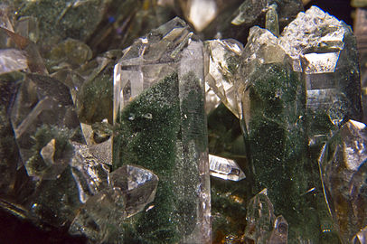 Quartz chloriteux fantôme - Le Bourg-d'Oisans France (XX2,2cm)