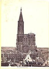 Ancienne représentation en noir et blanc de la cathédrale de Strasbourg, de face, avec sa flèche élevée à gauche