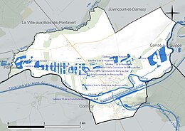 Carte en couleur présentant le réseau hydrographique de la commune