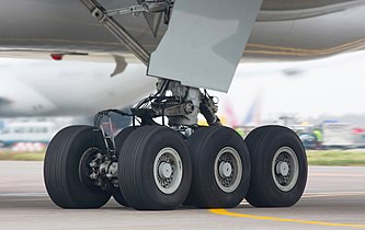 Train d'atterrissage d'un Boeing.