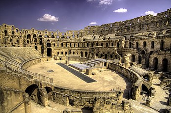 Les ruines de l'amphithéâtre d'El Jem (Tunisie). (définition réelle 1 600 × 1 058*)