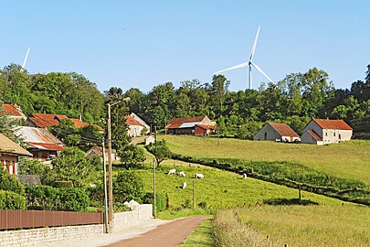 Granges-Garot et éoliennes de Poroy.