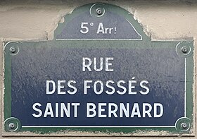 Voir la plaque.