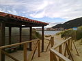 Final de la playa en "El Puntal". Santoña es visible al otro lado de la Ría de Treto.