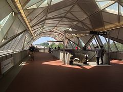 Mezzanine of Wiehle–Reston East station in 2014