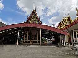 Wat Phon Mani a prominent local temple