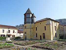 The chateau in Chevillon