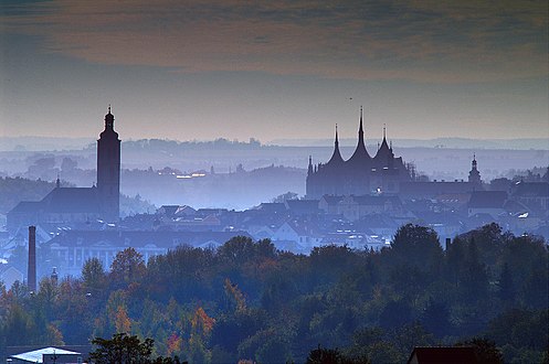 Panorama de la ville, église Saint-Jacques et église Sainte-Barbe.