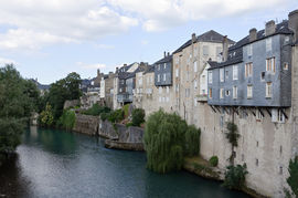 Houses along the 'gave d'Aspe', before its junction with the 'gave d'Ossau' to make the 'gave d'Oloron'