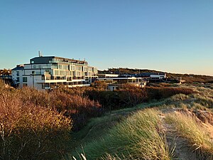 Hotel Tylösand intill dynerna vid stranden.