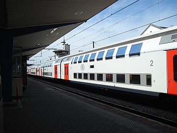 Train IC pour Bruxelles et Anvers-Central.