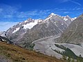 Vue du glacier du Miage depuis le plan Chécrouit avec le Jardin du Miage dans sa moraine terminale et en arrière-plan, le glacier de la Lex Blanche dominé par les aiguilles de Tré-la-Tête et des Glaciers.