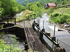 La Moselotte, dérivation alimentant une petite turbine à La Bresse.