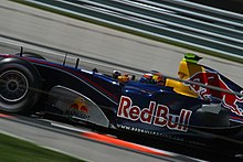 La Red Bull de Speed en F1, vue de profil, en gros plan.