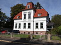 Wohnhaus mit Garten und Nebengebäude