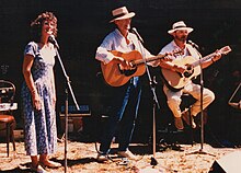 Munro (right) with Australian folk trio Tracey-Munro-Tracey in 1988