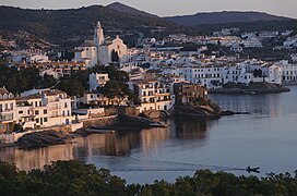 Lever de soleil sur baie de Cadaqués.