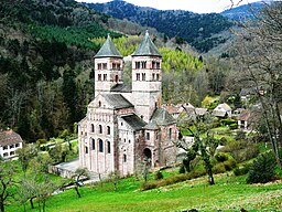 Klostret Abbaye de Murbach i Vogeserna.