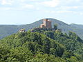 Sonnenberg (Wasgau) mit Reichsburg Trifels