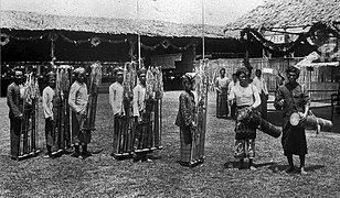 Angklung performance in Batavia (now Jakarta), c. 1910–1930.