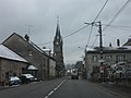 Blick auf das Ortszentrum mit der Kirche Saint-Hilaire