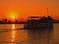 St. Benedek Ship quittant la marina