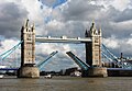 Tower_Bridge,London_Getting_Opened_5