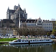 歐塞爾主教宮（法語：Palais épiscopal d'Auxerre）